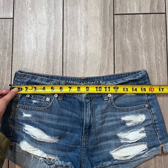 American Eagle Womens Distressed Tom Girl Shortie Size 2 - Picture 2 of 8